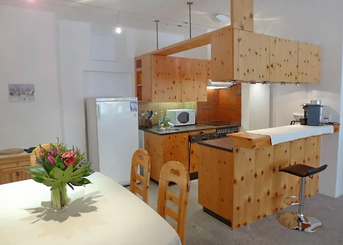 Chesa Cromer By Interhome アパート ツェエリーナ